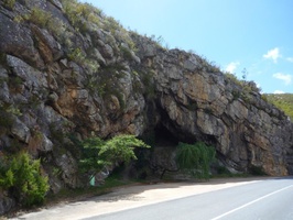 Cave by Tradow Pass loookout