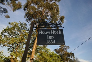 Houw Hoek Inn sign