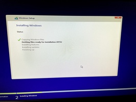 Windows 10 busy installing
