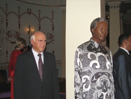 Madame Tussauds - Ex-Presidents Mandela and De Klerk