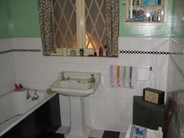 Imperial War Museum, London - Mockup of WWII House Bathroom