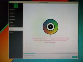 Manjaro KDE - installer screen highlighting customisation and themeing