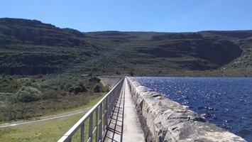 Video walking along the Hely Hutchinson Dam wall on top of Table Mountain