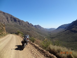 View down Uitkyk Pass towards Algeria