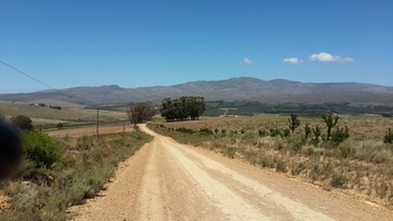 First stretch of gravel road after Theewaterkloof Dam
