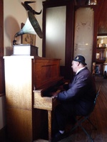 Entertainer in Lairds Arms Pub at Matjiesfontein