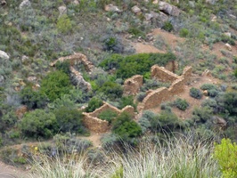 Old jail ruins lower down on the Swartberg Pass