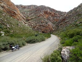 The caves are a focal point on Seweweekspoort Pass