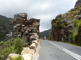 More well known rock formations on Bains Kloof Pass