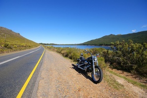 My bike next to lake on road between Grabouw and Villiersdorp