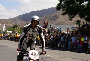 Dave Eager(?) - SA Stunt Champion in action on a Buell